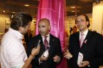 Amsterdam 5 oktober 2006
Winston Gerschtanowitz  Paul Wilkens en Marcel Timmerhuis bij presentatie Pink Ribbon Samsung en KPN.