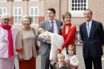 Apeldoorn 8 oktober 2006
Doop Prinses Leonore in het Loo in Apeldoorn.
Prinses Laurentien Prins Constantijn Koningin Beatrix Laurens jan Brinkhorst Prinses Eloise Prins Claus Cazimir en Eleonor.
Peter Smulders bv