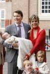 Apeldoorn 8 oktober 2006
Doop Prinses Leonore in het Loo in Apeldoorn.
Prinses Laurentien Prins Constantijn Koningin Beatrix Laurens jan Brinkhorst Prinses Eloise Prins Claus Cazimir en Eleonor.
Peter Smulders bv