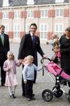 Apeldoorn 8 oktober 2006
Doop Prinses Leonore in het Loo in Apeldoorn.
Prinses Marilenen Prins Maurits met hun kinderen Prinses Anna Prins Lucas en Prinses Felicia met hun aupair  
Peter Smulders bv