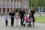 Apeldoorn 8 oktober 2006
Doop Prinses Leonore in het Loo in Apeldoorn.
Prinses Marilenen Prins Maurits met hun kinderen Prinses Anna Prins Lucas en Prinses Felicia met hun aupair  
Peter Smulders bv