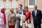 Apeldoorn 8 oktober 2006
Doop Prinses Leonore in het Loo in Apeldoorn.
Prinses Laurentien Prins Constantijn Koningin Beatrix Laurens jan Brinkhorst Prinses Eloise Prins Claus Cazimir en Eleonor.
