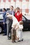 Apeldoorn 8 oktober 2006
Doop Prinses Leonore in het Loo in Apeldoorn.
Prinses Laurentien Prins Constantijn Koningin Beatrix Laurens jan Brinkhorst Prinses Eloise Prins Claus Cazimir en Eleonor.