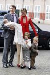 Apeldoorn 8 oktober 2006
Doop Prinses Leonore in het Loo in Apeldoorn.
Prinses Laurentien Prins Constantijn Koningin Beatrix Laurens jan Brinkhorst Prinses Eloise Prins Claus Cazimir en Eleonor.
