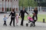 Apeldoorn 8 oktober 2006
Doop Prinses Leonore in het Loo in Apeldoorn.
Prinses Marilenen Prins Maurits met hun kinderen Prinses Anna Prins Lucas en Prinses Felicia met hun aupair  
Peter Smulders bv