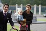 Apeldoorn 8 oktober 2006
Doop Prinses Leonore in het Loo in Apeldoorn.
Prinses Marilenen Prins Maurits met hun kinderen Prinses Anna Prins Lucas en Prinses Felicia met hun aupair  
Peter Smulders bv