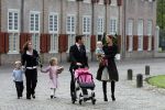 Apeldoorn 8 oktober 2006
Doop Prinses Leonore in het Loo in Apeldoorn.
Prinses Marilenen Prins Maurits met hun kinderen Prinses Anna Prins Lucas en Prinses Felicia met hun aupair  
Peter Smulders bv