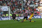 Eindhoven, 20 Oktober 2006 
Kompetitiewedstrijd PSV-Roda JC Seizoen 2006/2007
Eindstand 4-1
Roy Beerens probeert doelman Vladan Kujovic te verschalken
