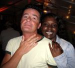Haarlem 5 augustus 2006
Johnny Kraaykamp jr met zijn vriendin Sophia Ojienda op Harlem Culinair.