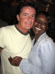 Haarlem 5 augustus 2006
Johnny Kraaykamp jr met zijn vriendin Sophia Ojienda op Harlem Culinair.