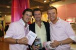 Amsterdam 5 oktober 2006
Kluun  Winston Gerschtanowitz en Bastiaan Ragas bij presentatie Pink Ribbon Samsung en KPN.