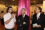 Amsterdam 5 oktober 2006
Winston Gerschtanowitz  Paul Wilkens en Marcel Timmerhuis bij presentatie Pink Ribbon Samsung en KPN.