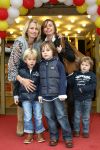 Eindhoven, 11 Oktober 2009
Premiere Pipo de Clown in stadsschouwburg
Anouk Smulders met zoontje Max en vriendin met kinderen
Foto Peter Smulders BV