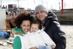 Scheveningen 4 oktober 2009
Bridget Maasland organiseert dogwalk op het strand van Scheveningen.
Ruim 300 honden liepen mee met hun baasjes. Glennis Grace met vriend Moos en zoon Anthony
Peter Smulders bv