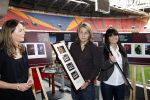 Amsterdam 23 september 2009
presentatie postzegels Andre Hazes in de amsterdam Arena. Andre Jr en Roxeanne krijgen de eerste zegels en ook Rachel is natuurlijk van de partij.
Peter Smulders bv