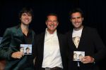 Volendam 30 september 2010
Presentatie CD ,uitreiking gouden en platina platen en presentatie strip Nick en Simon. Albert Verlinde reikt ze uit
Peter Smulders bv