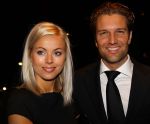 Gouda, 11 Oktober 2010
Premiere Ivo Niehe van de nieuwe theatervoorstelling van Mussen & Zwanen, LICHTJES IN JE OGEN.
Bas Muijs met zijn nieuwe vriendin Sabine Vas Nunes
Foto Peter Smulders BV