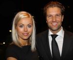 Gouda, 11 Oktober 2010
Premiere Ivo Niehe van de nieuwe theatervoorstelling van Mussen & Zwanen, LICHTJES IN JE OGEN.
Bas Muijs met zijn nieuwe vriendin Sabine Vas Nunes
Foto Peter Smulders BV