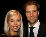 Gouda, 11 Oktober 2010
Premiere Ivo Niehe van de nieuwe theatervoorstelling van Mussen & Zwanen, LICHTJES IN JE OGEN.
Bas Muijs met zijn nieuwe vriendin Sabine Vas Nunes
Foto Peter Smulders BV