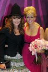 Amsterdam 3 oktober 2010
Premiere Petticoat in Carre met Chantal Janzen. Chantal met Angela Schijf
Peter Smulders bv