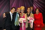Amsterdam 3 oktober 2010
Premiere Petticoat in Carre met Chantal Janzen. Chantal met Jon v Eerd en William Spaaij
Peter Smulders bv