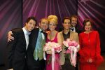 Amsterdam 3 oktober 2010
Premiere Petticoat in Carre met Chantal Janzen. Chantal met Jon v Eerd en William Spaaij
Peter Smulders bv