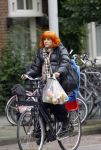Amsterdam 13 oktober 2010
Chazia Mourali met dochter op de fiets.
Peter Smulders bv