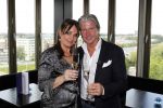 Amsterdam 15 juni 2010
Dries Roelvink en zijn vriendin Honoria gaan in ondertrouw en daarna champagne drinken in het Fashion Hotel waar ze 8 september trouwen.
Peter Smulders bv