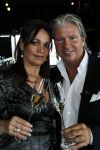 Amsterdam 15 juni 2010
Dries Roelvink en zijn vriendin Honoria gaan in ondertrouw en daarna champagne drinken in het Fashion Hotel waar ze 8 september trouwen.
Peter Smulders bv