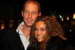 Gouda, 11 Oktober 2010
Premiere Ivo Niehe van de nieuwe theatervoorstelling van Mussen & Zwanen, LICHTJES IN JE OGEN.
Fajah Lourens met partner
Foto Peter Smulders BV