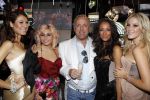 Amsterdam 13 september 2010
Presentatie modemeisjes met een missie met Cristina Curry Josh Veldhuizen Maria Taylor en Tamara Elbaz bij Players. Gordon met vriend Raoul
Peter Smulders bv