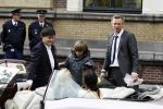 Amsterdam 12 oktober 2010
Herdenkingsdienst van Antonie Kamerling in het Amstel Hotel. De wagens van de stoet waren allemaal cadillac s. Isa Hoes Merlijn en Vlinder 
Peter Smulders bv