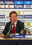 Eindhoven, 24 Oktober 2010
Kompetitiewedstrijd PSV-Feyenoord, eindstand 10-0 Seizoen 2010/2011
De grootste nederlaag van Feyenoord ooit in het betaalde voetbal
Evenaring van de grootste overwinning PSV in het betaald Voetbal
Een aangeslagen Mario Been tijdens de persconferentie
Foto Junior Smulders