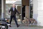Amsterdam 29 september 2010
Mart Visser aan het wandelen met zijn hond.
Peter Smulders bv