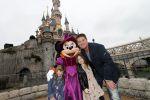 Parijs 2 oktober 2010
Martijn Krabbe met dochters Michelle en Jasmijn in disneyland.
Peter Smulders bv