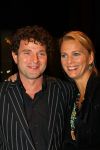 Gouda, 11 Oktober 2010
Premiere Ivo Niehe van de nieuwe theatervoorstelling van Mussen & Zwanen, LICHTJES IN JE OGEN.
Mary-Lou v Steenis met partner
Foto Peter Smulders BV