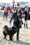 Scheveningen 3 oktober 2010
Dogwalk georganiseerd door de stichting van Bridget Maasland . Miljuschka Witzenhausen met hond
Peter Smulders bv