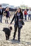 Scheveningen 3 oktober 2010
Dogwalk georganiseerd door de stichting van Bridget Maasland . Miljuschka Witzenhausen met hond
Peter Smulders bv
