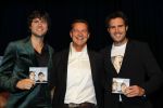 Volendam 30 september 2010
Presentatie CD ,uitreiking gouden en platina platen en presentatie strip Nick en Simon. Albert Verlinde reikt ze uit
Peter Smulders bv