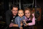 Helmond, 24 Oktober 2010
Fotosessie van de Familie Kazan
Renzo Kazan met zijn vrouw Mara Kazan en hun zoontje Kian Kazan
Foto Peter Smulders BV