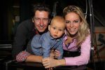 Helmond, 24 Oktober 2010
Fotosessie van de Familie Kazan
Renzo Kazan met zijn vrouw Mara Kazan en hun zoontje Kian Kazan
Foto Peter Smulders BV
