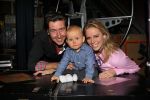 Helmond, 24 Oktober 2010
Fotosessie van de Familie Kazan
Renzo Kazan met zijn vrouw Mara Kazan en hun zoontje Kian Kazan
Foto Peter Smulders BV