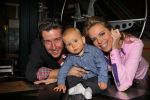 Helmond, 24 Oktober 2010
Fotosessie van de Familie Kazan
Renzo Kazan met zijn vrouw Mara Kazan en hun zoontje Kian Kazan
Foto Peter Smulders BV