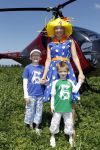 Middenmeer 16 juni 2010
Presentatie kinderboek Sonja Bakker. Ze kwam samen met haar kinderen/zoons met een helicopter aan. Rik felderhof was ook aanwezig.
Peter Smulders bv