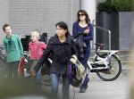 Amsterdam 5 oktober 2010
Susan Visser met kinderen op straat.
Peter Smulders bv