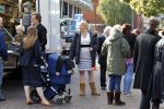Laren 26 september 2010
Opnames speelfilm Gooische vrouwen met oa Loes Visschedijk enTjitske Reidinga. Will Koopman is de regisseur. Tjitske Reidinga haar man Vincent Croiset en kinderen Jacob ( in kinderwagen) Foppe en Klaas komen naar hun moeder kijken
Peter Smulders bv