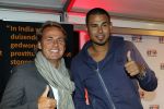 Amsterdam 25 september 2011
Avond tbv stop kindermisbruik in redsun in amsterdam. Afrojack met Buddha to Buddha en Nialayla armbanden en John Ewbank
Peter Smulders bv