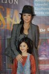 Amstelveen 21 september 2011
Cystine Carreon met dochter en familie bij premiere Fantasia.
Peter Smulders bv