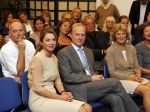 Den Haag 12 september 2011
Presentatie boek Annemarie Gualtherie v Weezel in nieuwspoort. Prins Carlos en Prinses irene zijn aanwezig als mede haat ouders. Neelie Kroes ontvangt het eerste boek in nieuwspoort.
Peter Smulders bv