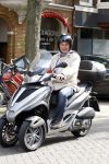 Amsterdam 16 september 2011
Huub Stapel op piaggio MP3.
Peter Smulders bv